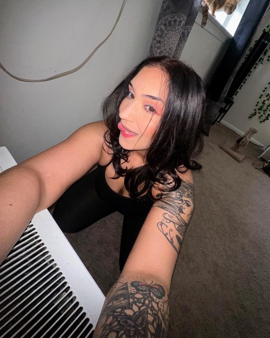 Dyed my hair https://t.co/LmXB78SW4N