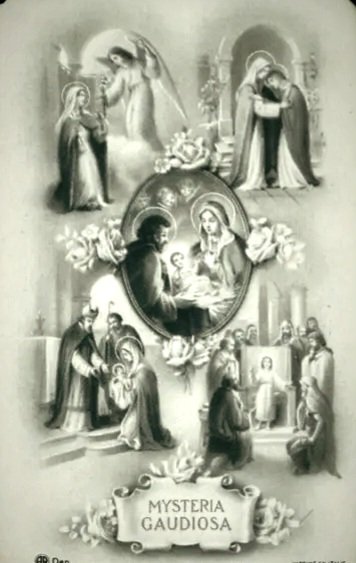 AVEMARIA_SLC's tweet photo. #Sábado
#YoRezoElRosario
Per signum sancte crucis, ✠ de inimícis nostris, ✠ líbera nos Deus noster. ✠ In nómine Patris, † et Fílii, et Spíritus Sancti.
Mystéria gaudiósa (in feria secunda et sabbato)
- Annuntiátio
- Visitátio
- Natívitas
- Praesentátio
-Invéntio in Templo https://t.co/jfDYQSnCTi
