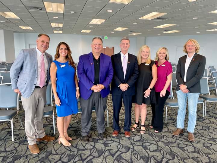 augiebarnette's tweet photo. As a part of my internship with @CityofDaphne, I had the opportunity to be present at the announcement of this year's Alabama GOMESA funding by the office of @GovernorKayIvey. Surprisingly, I got to see former congressman Jo Bonner, who I got a photo with nearly 16 years ago! https://t.co/aErrjvsx5e