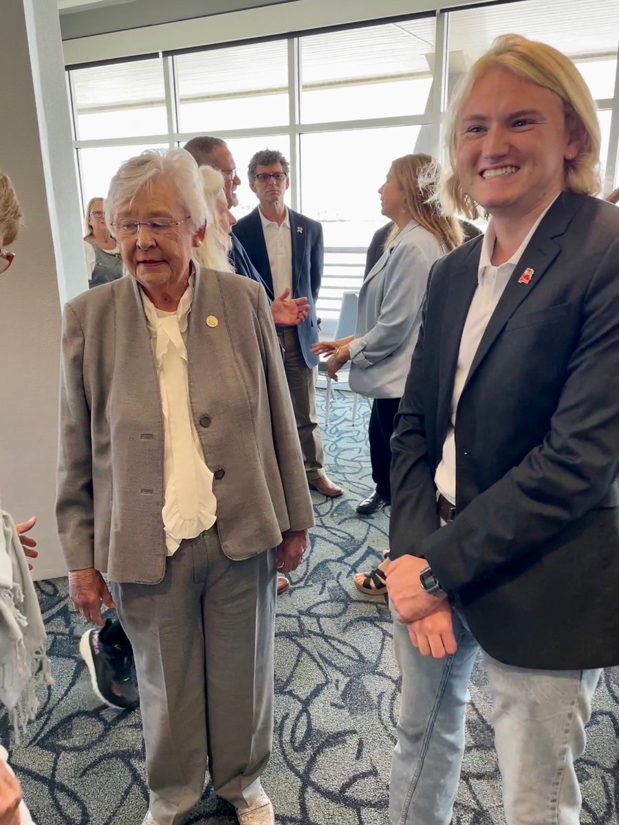 augiebarnette's tweet photo. As a part of my internship with @CityofDaphne, I had the opportunity to be present at the announcement of this year's Alabama GOMESA funding by the office of @GovernorKayIvey. Surprisingly, I got to see former congressman Jo Bonner, who I got a photo with nearly 16 years ago! https://t.co/aErrjvsx5e
