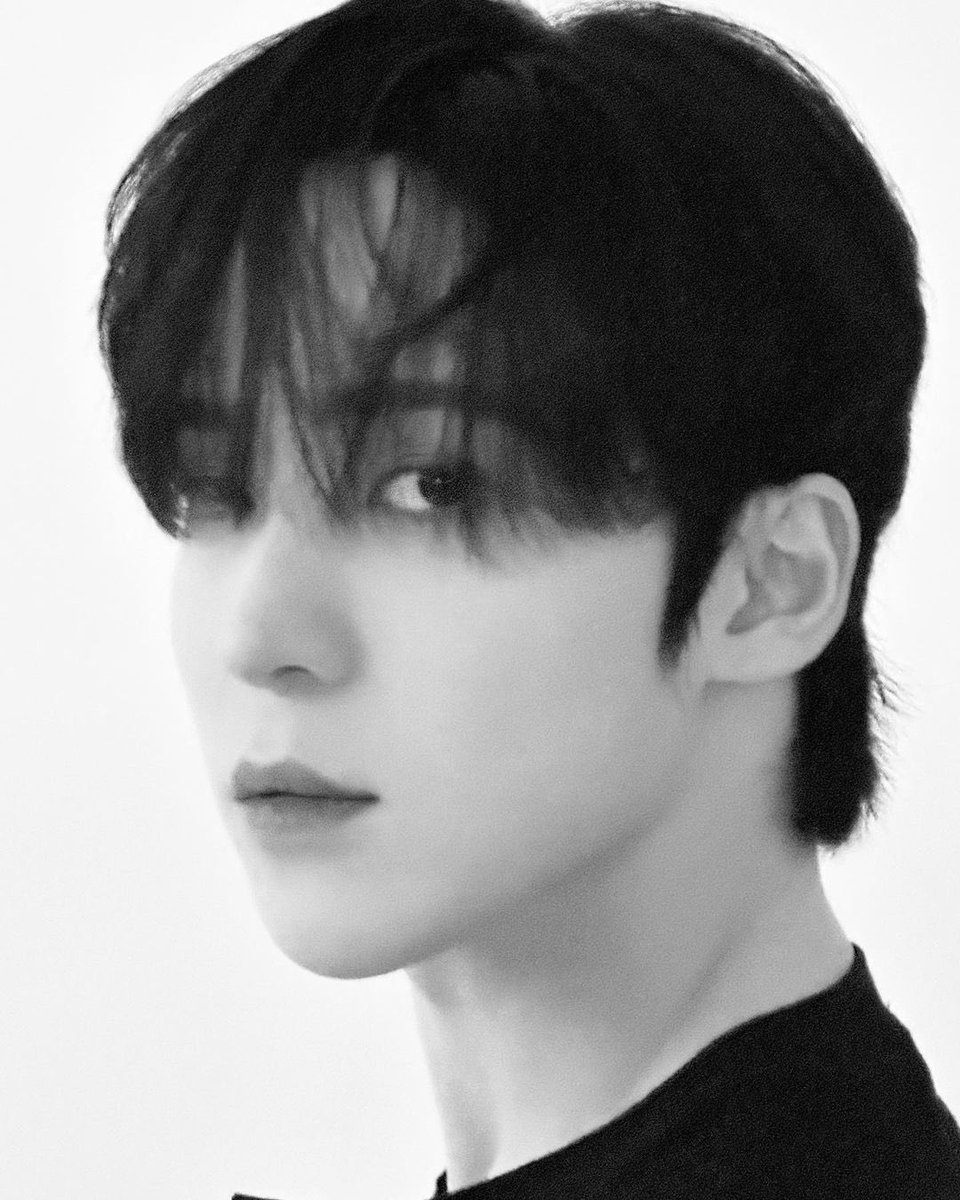 hcneys_hun's tweet photo. listen im so happy yunho is finally realising how hot he is but OH MY FUCKING GOD. MAKE IT STOP I CABT TAKE IT https://t.co/JoENSPHjb8