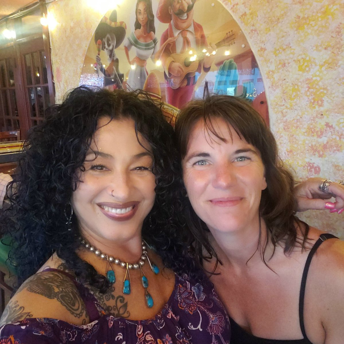 pamdoraboxx's tweet image. Meeting up with Twitter friends. 
Great seeing you @Sally_Cotto!
#NickDiazArmy