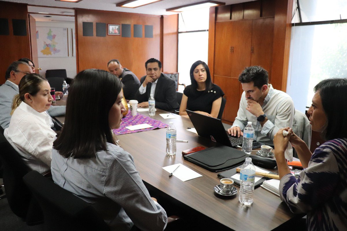 emendozaiee's tweet photo. 👏 Agradezco la atención de la consejera @NormaIreneD con las consejerías del @Puebla_IEE para reunirnos y conversar sobre temas que son importantes de cara al proceso electoral 2023-2024. ¡Siempre es bienvenida a Puebla! https://t.co/YuvkT50Ueq
