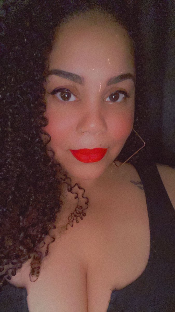 _MsBomb_'s tweet photo. #NewProfilePic https://t.co/BE5MUbRh8m