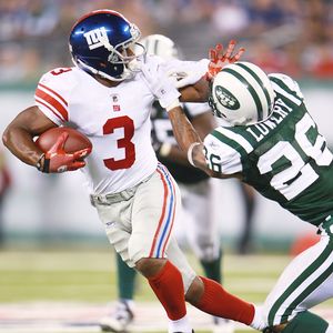 merrick62's tweet photo. @FB_Helmet_Guy victor cruz wearing #3 in preseason https://t.co/ckPLAkpFIl