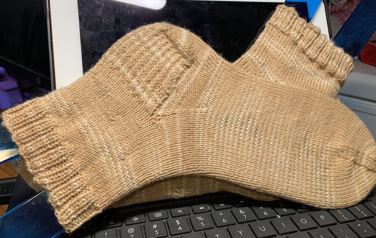 AMakerBe1's tweet photo. Since I am hobbled, I finished a pair of socks. The yarn is from deep stash and dyed with coffee. #keepmyfeetwarm #alwaysasockontheneedles #knitting #twitterknitters https://t.co/twdgEQ7Act