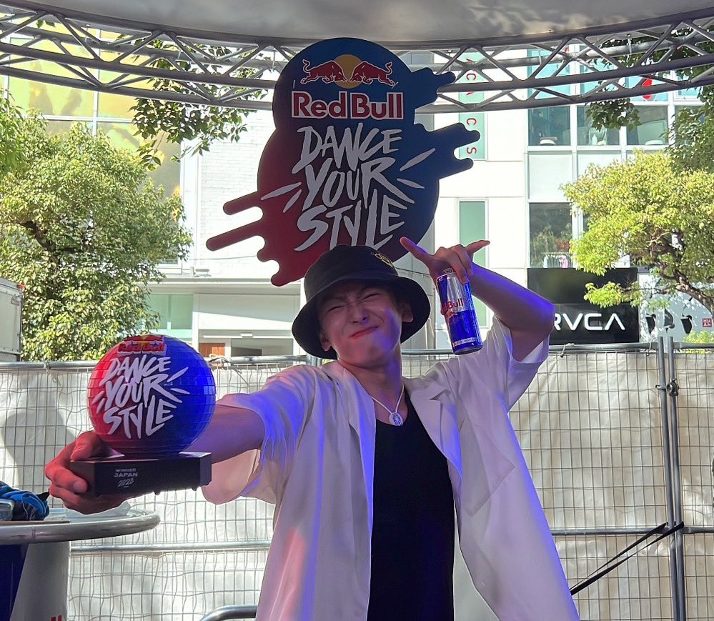 RAB_RYU's tweet photo. #RedBull Dance Your Style JAPAN🇯🇵🪽

優勝しました🏆　ということで

" 日 本 一 の ダ ン サ ー に な り ま し た "

日本代表として世界大会にも進みます。
みなさん応援ありがとうございました。
知ってる人間が日本1になった気分はどうだ！！周りにドヤってやってください！！！ https://t.co/O8DDoARsp5