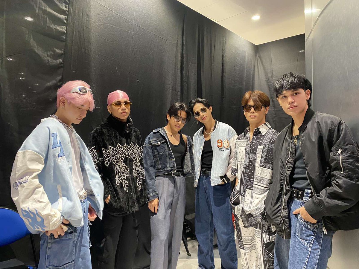 Official_ALAMAT's tweet photo. Andito na kami Quantum Skyview 😍

See you at 3:30PM for our Fansigning event 🤎

ALAMAT PadayonSaPPOPCON https://t.co/FiU36mqywg