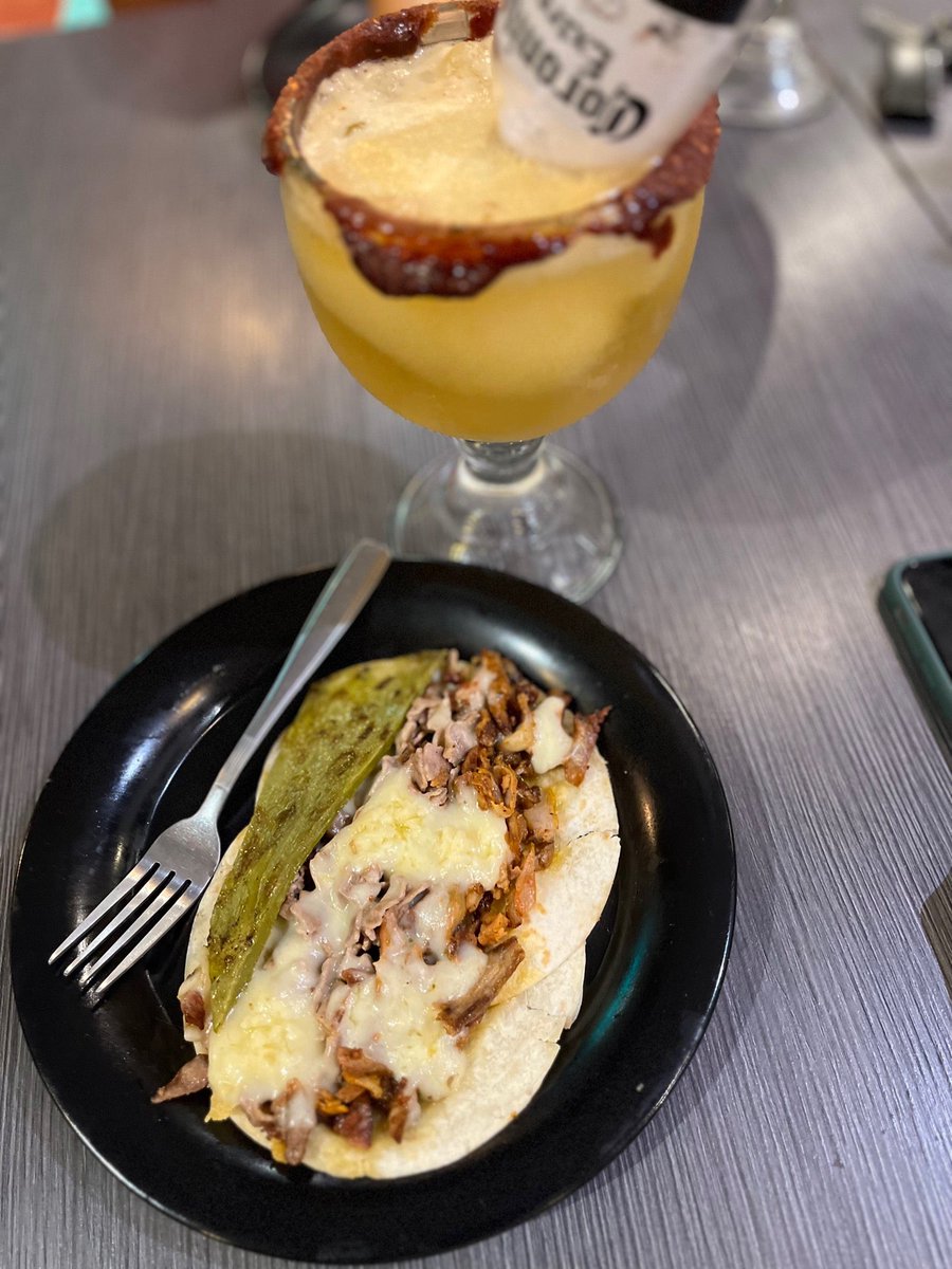 abrahamreyes90's tweet photo. I'm at Taco Naco in Benito Juárez, Ciudad de México https://t.co/VHbOk7OCa5 https://t.co/lSnrVQyUCu