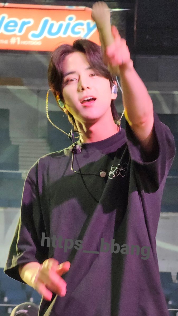 https__bbang's tweet image. mom, he's real 🥹