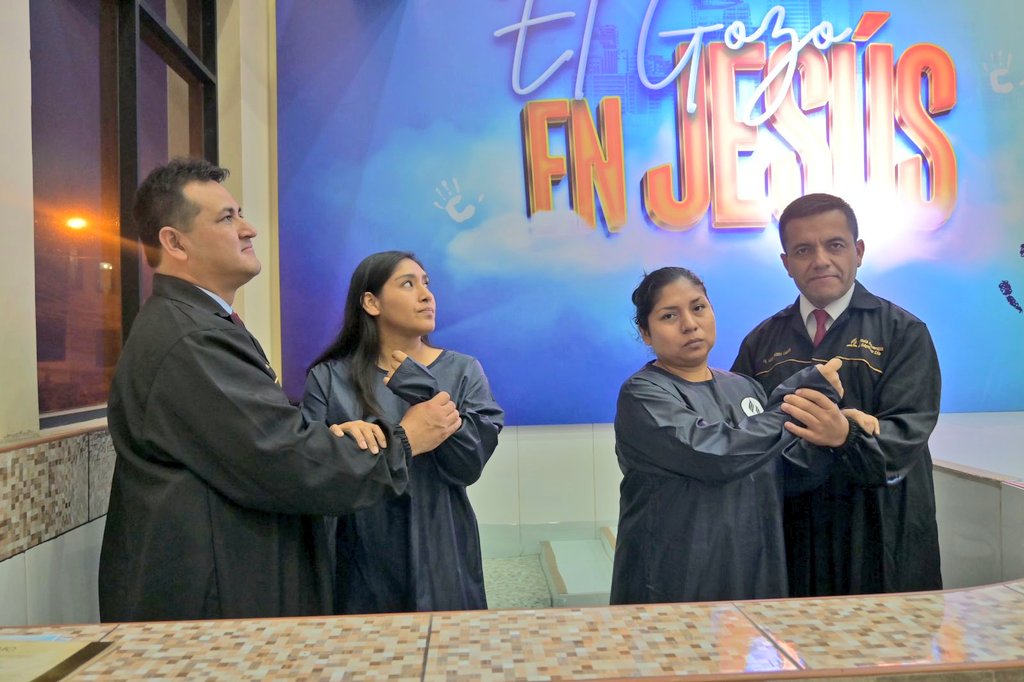 📌 Villa del Norte - Los Olivos 
Pr. Alberto Carranza  "No hay mejor elección que seguir a Cristo y empezar una vida llena de esperanza" 
#MisionCaleb #MiCOP #RID