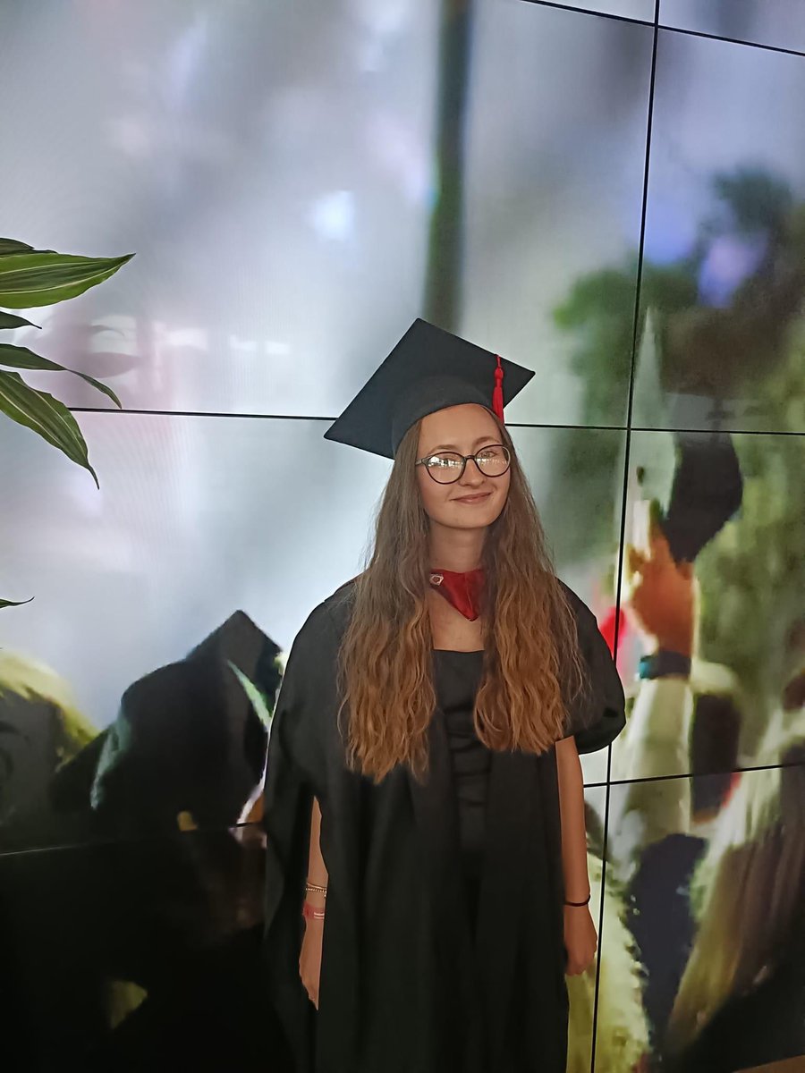 So so proud of all you have achieved <a href="/UCLanSportPE/">UCLan Sport & Physical Education</a> Looking forward to our next adventure! 

Happy graduation my darling, love you ❤️🥳 

<a href="/UCLanAlumni/">UCLan Alumni</a> @UCLan
