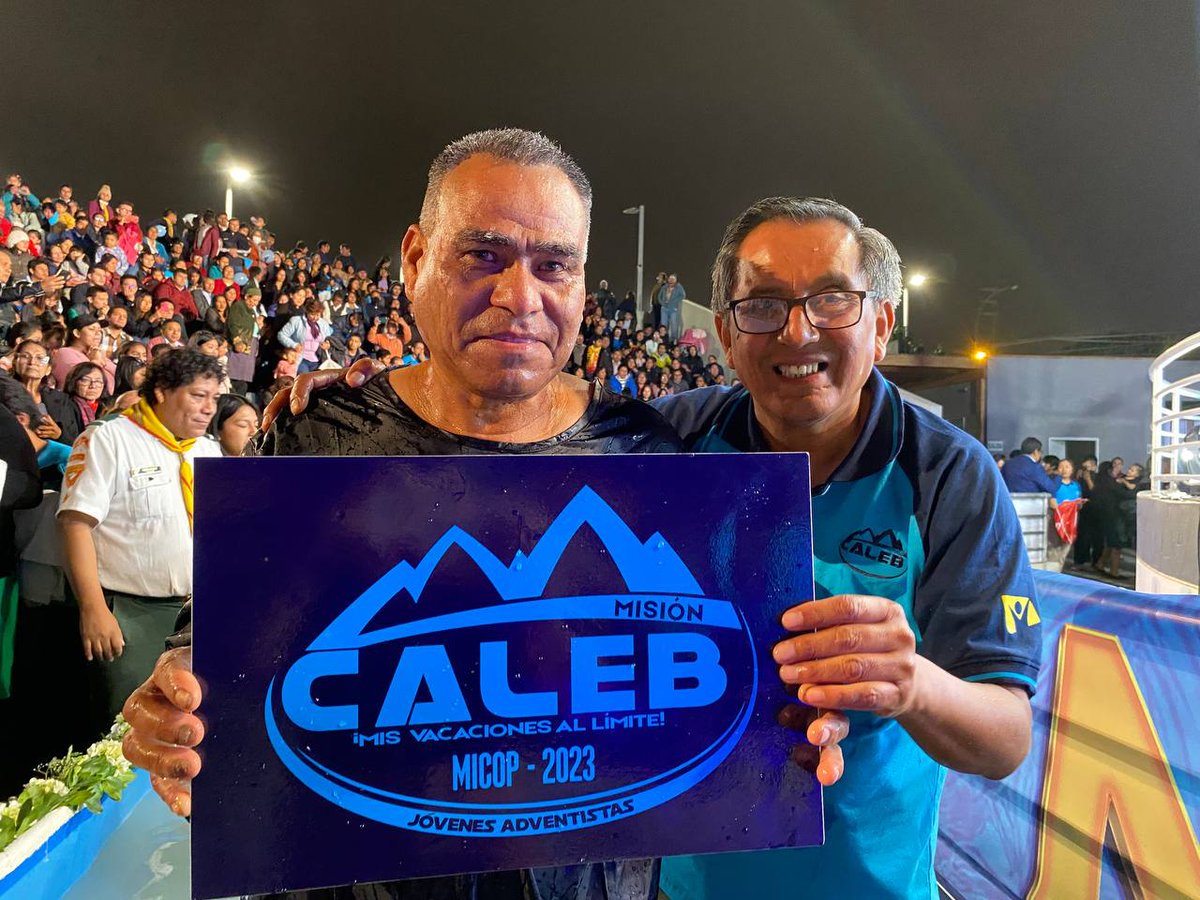 AdventistaMiCOP's tweet photo. ✨Una noche maravillosa, llena de alegría, gratitud y esperanza ❤️🙏🏻 en la que muchas personas decidieron entregar sus vidas a Jesús a través del bautismo. 
Sigamos orando y predicando 🙏🏻📖
#MisionCaleb #CalebAlfa #RID https://t.co/UidqsnLlBf