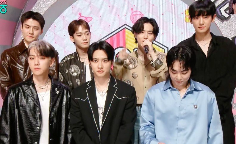EXOGlobal's tweet photo. [!] 230715 #EXO @ Show! Music Core

EXO is having their live interview right now! #EXO_CreamSoda3rdStage will commence shortly after this ✨🍧🥤

#엑소 @weareoneEXO https://t.co/57M8xMQl3F