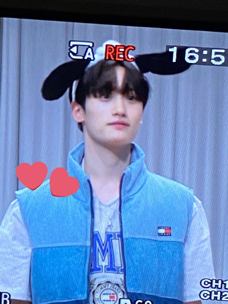zzun2na's tweet photo. 제가 전생에 무슨 공을 세웠길래
이런 과분한 영광을 주시나요 https://t.co/Ju07CxLV9B