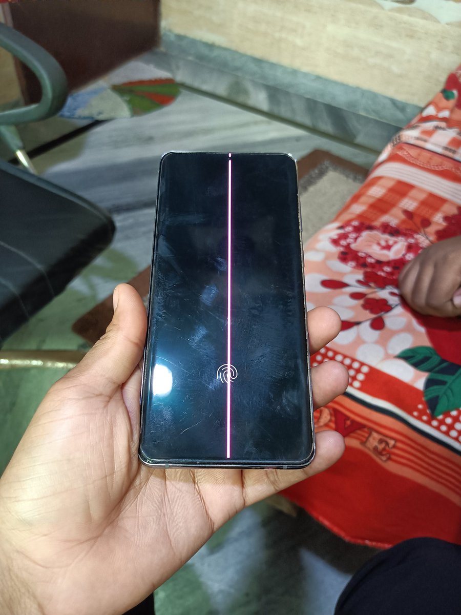 NkChaudhary001's tweet image. "Hey @SamsungIndia,@SamsungMobile I'm disappointed with my Samsung Galaxy S20+! 📱 A sudden pink line has appeared on the screen yesterday, affecting my user experience. 🙁 This is unacceptable for a premium device. I need a solution ASAP. #SamsungGalaxyS20Plus #PinkLineProblem"