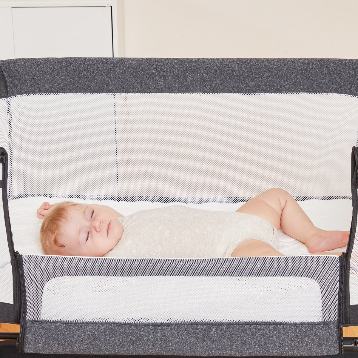 No alarms🕒, no rush, just sweet Saturday slumber with your bedside baby and pure enjoyment. 💤

#Baby #newborn #babysleep #bassinet #sleep #sleepy #workingmom #weekend #WeekendVibes