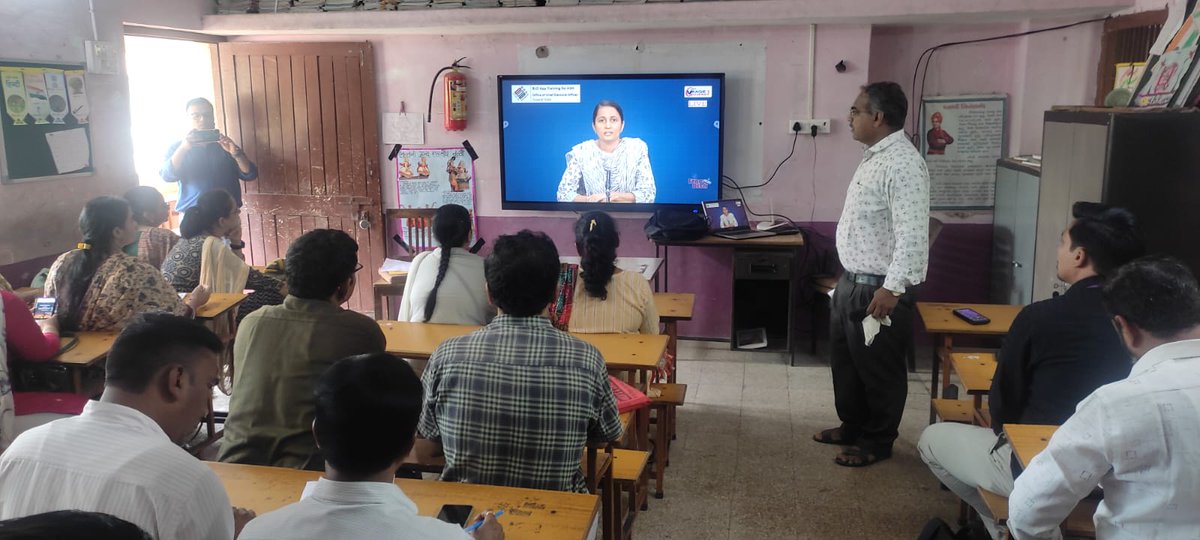 આજ રોજ મુખ્ય નિર્વાચન અધિકારીશ્રીની કચેરી, ગાંધીનગર દ્વારા BISAG મારફતે યોજાયેલ તાલીમમાં બૂથ લેવલ અધિકારીઓ તથા સુપરવાઈઝર્સએ તાલીમ લીધી.<a href="/CEOGujarat/">Chief Electoral Officer, Gujarat</a> <a href="/ECISVEEP/">Election Commission of India</a> <a href="/CollectorAnd/">Collector and DM Anand</a>