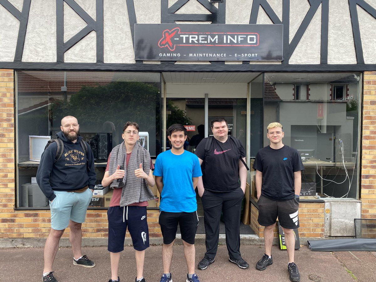 Prêt pour le réveil musculaire ! 

<a href="/JuyaVLR/">JUYA 🇫🇷🇯🇵</a> 
<a href="/PitouVLR/">Pitou</a> 
<a href="/TommyVLRT/">Tommy</a> 
<a href="/RagnarokVLR/">Ragnarøk</a> 
<a href="/RoslenVLR/">ROSLEN🇩🇿ⵣ</a> 

On est au locaux de <a href="/X_trem_info/">X-Trem Info</a>