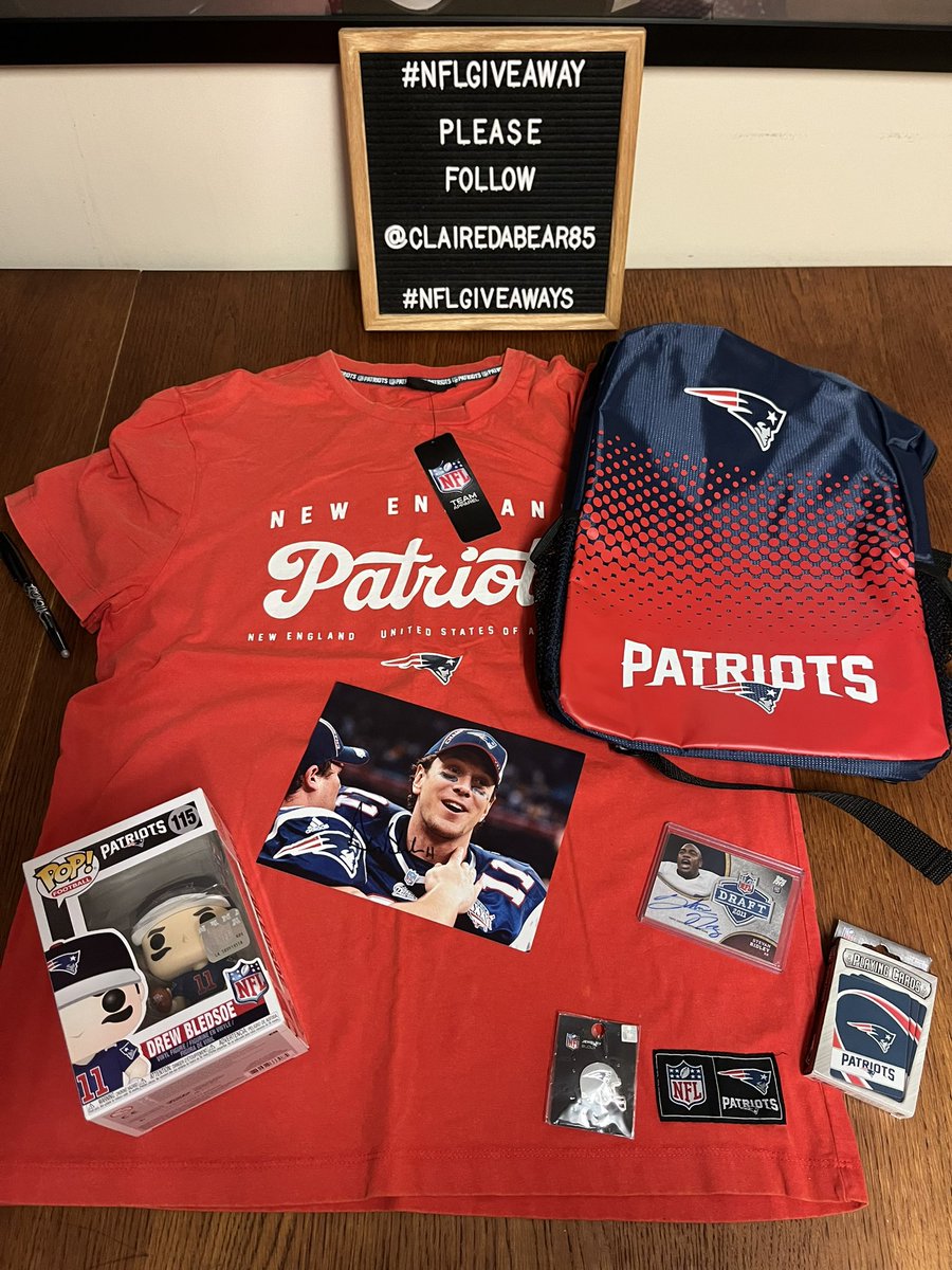 clairedabear85's tweet image. #Signed #Patriots QB #SWAG #NFLGIVEAWAY For a chance 2 #win this #prize inc a #signed pic by Drew Bledsoe. You MUST b following me @clairedabear85 &amp;amp; RT &amp;amp; like ❤️ this link. The #Giveaway will run to 21/7 &amp;amp; is open 2 ALL #NFL fans globally #NFLTwitter  #NFL #ForeverNE #NewEngland