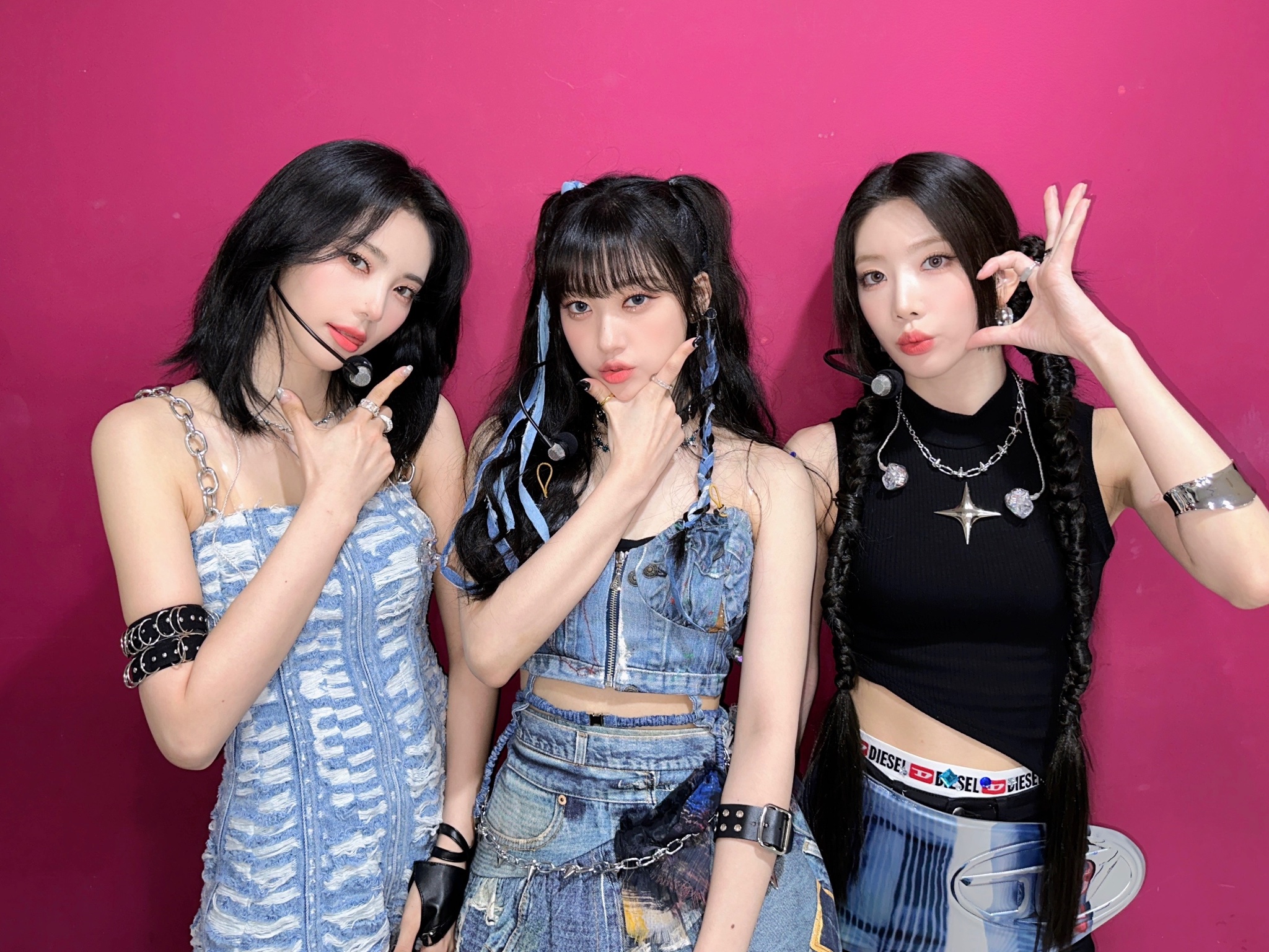 F1D7wR9agAAxMF_?format=jpg&name=large