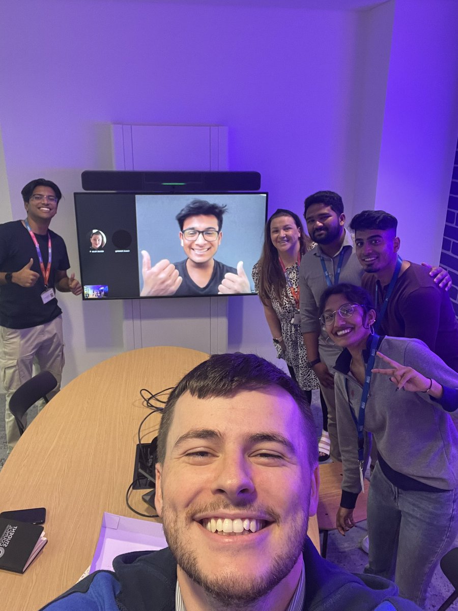 NickiJMitchell's tweet photo. Birthday love at work last Monday! 🥹 https://t.co/5C8NGtbxMK