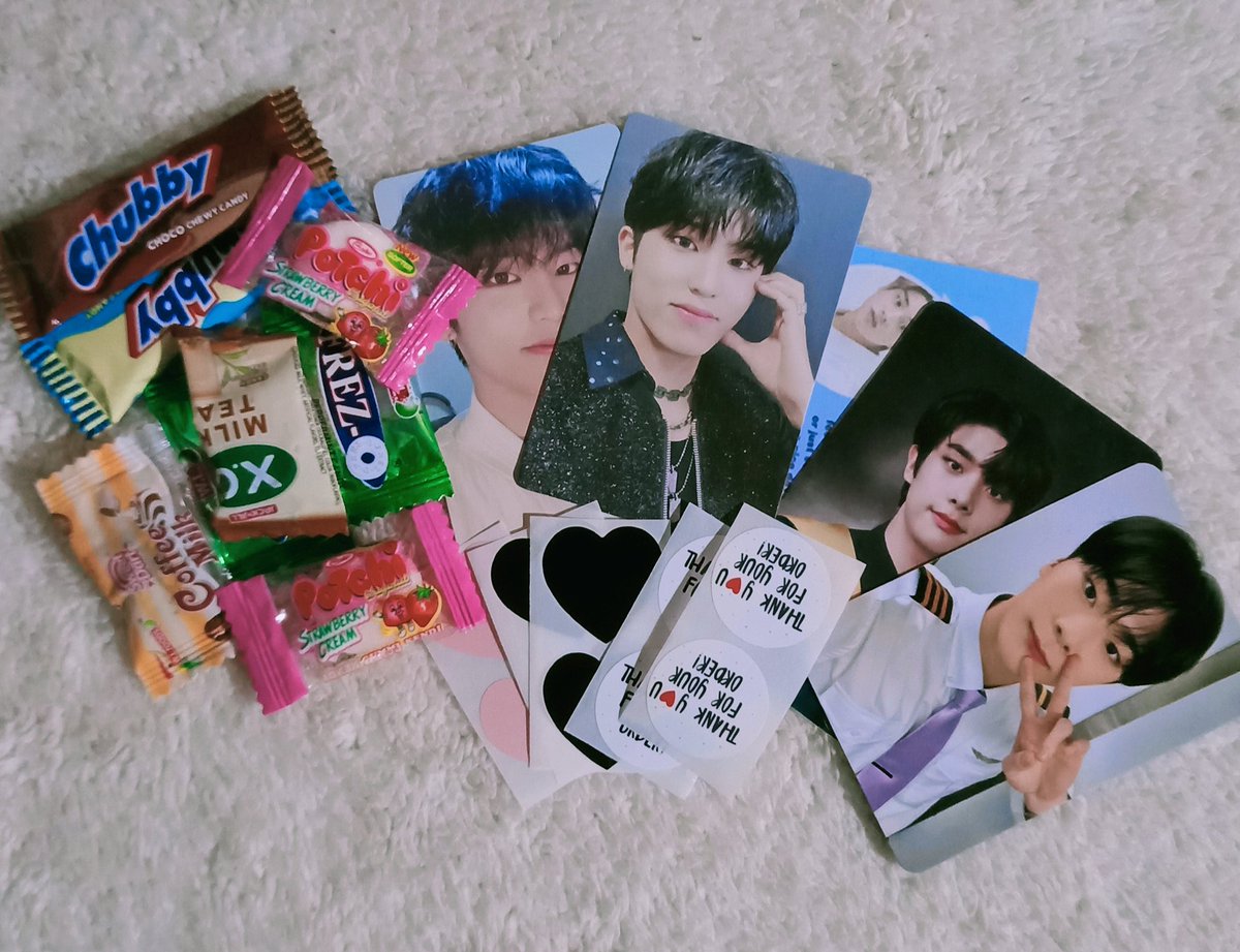 frlhoonki_'s tweet photo. Jeongwoo came home safely thank you so much ate @pearlcartz sa yummy freebies and pogi!
#riksbudols_ #riksmail_ https://t.co/t9tujFBsgf