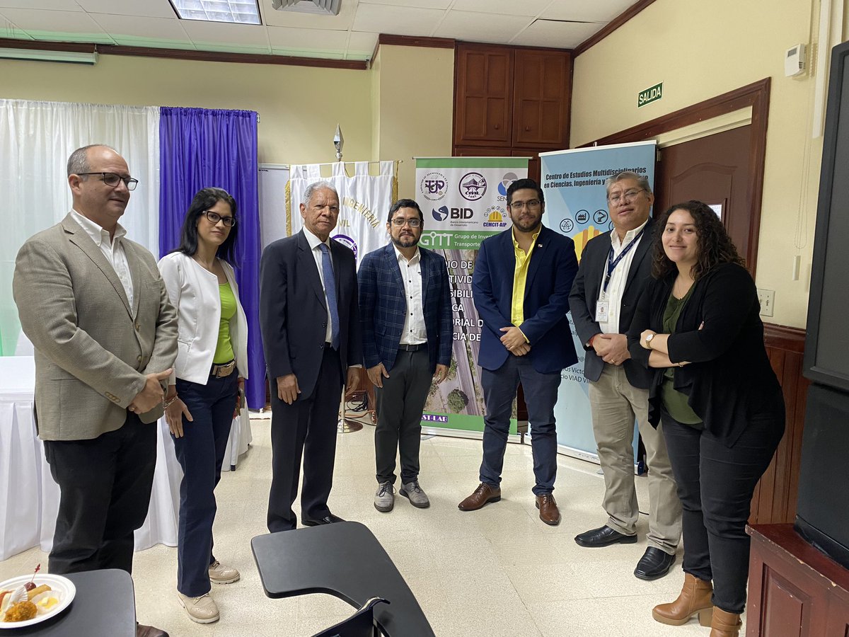 EducacionVialP's tweet photo. para llegar a las escuelas y los corazones azules a lo largo de la carretera, exhibiendo en la UTP y estará en otras ciudades. 

#rethinkingmobility #streetsforlive #slowdown #empathyontheroad #inclusivemobility #sostainablemobility #rutasegura #roadsafetyeducation 

@utppanama https://t.co/XZtbG1gBKw