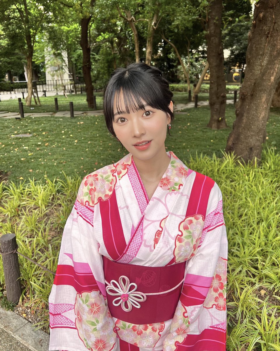 soyoka_1229's tweet photo. こんにちは〜!!☀️
浴衣オフショットだよ👘
みたま祭り人多くてびっくりだったけど楽しく撮影できました〜！
今日夜に上げる予定なので、
チェックしてくださいね💓

今日の　#そよ推し　こちらからです！
3秒でできちゃうので隙間時間に💭
↓↓↓
https://t.co/GGLsfvgM2o https://t.co/H2qEUfyzQB