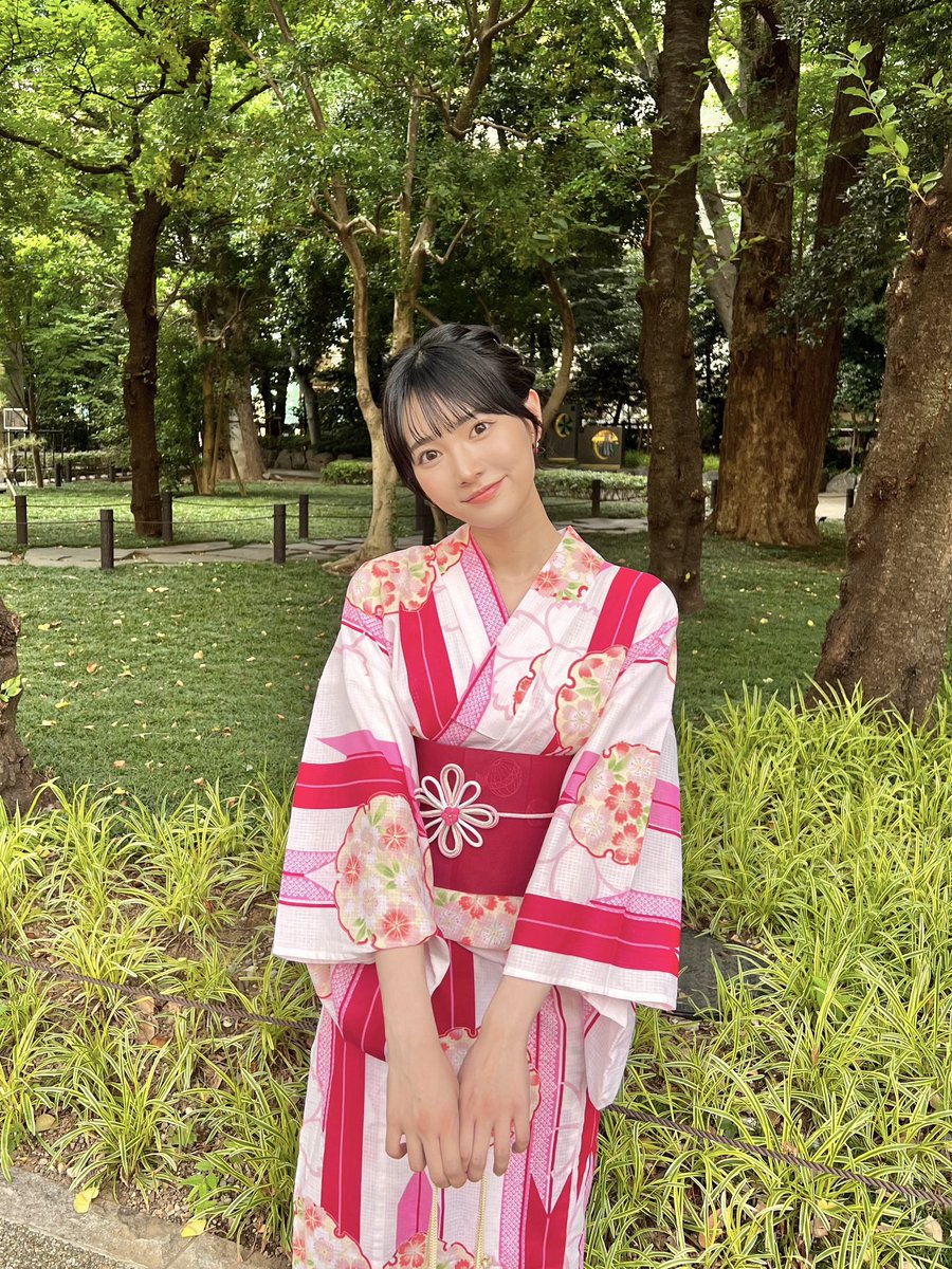 soyoka_1229's tweet photo. こんにちは〜!!☀️
浴衣オフショットだよ👘
みたま祭り人多くてびっくりだったけど楽しく撮影できました〜！
今日夜に上げる予定なので、
チェックしてくださいね💓

今日の　#そよ推し　こちらからです！
3秒でできちゃうので隙間時間に💭
↓↓↓
https://t.co/GGLsfvgM2o https://t.co/H2qEUfyzQB