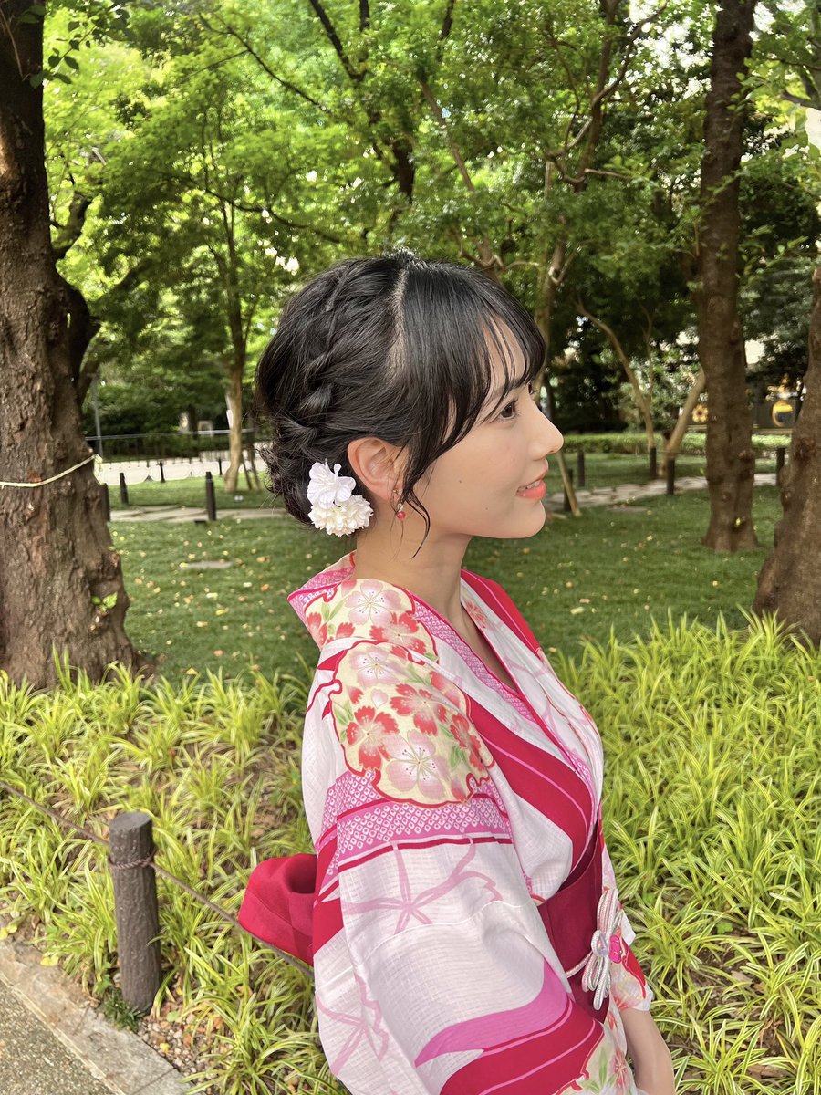 soyoka_1229's tweet photo. こんにちは〜!!☀️
浴衣オフショットだよ👘
みたま祭り人多くてびっくりだったけど楽しく撮影できました〜！
今日夜に上げる予定なので、
チェックしてくださいね💓

今日の　#そよ推し　こちらからです！
3秒でできちゃうので隙間時間に💭
↓↓↓
https://t.co/GGLsfvgM2o https://t.co/H2qEUfyzQB