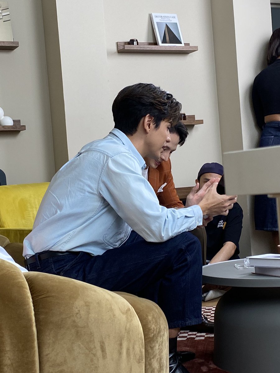 จากดาวเสาร์สู่ดาวโลก tweet media