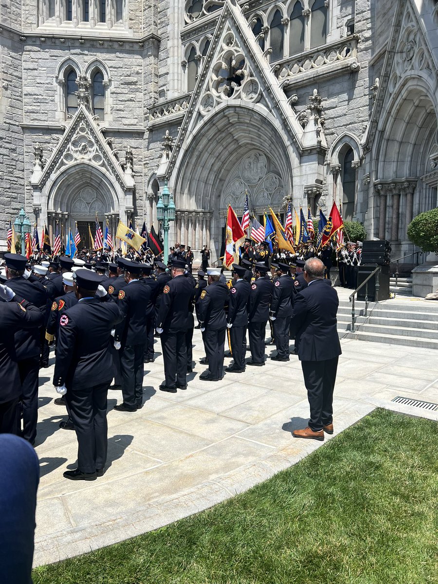 IAFF9th's tweet photo. Always humbled to represent #OurIAFF as we honor and mourn the lives of our fallen. R.I.P. Newark Fire Fighters Acabou and Brooks . https://t.co/z9iL1gVbdB