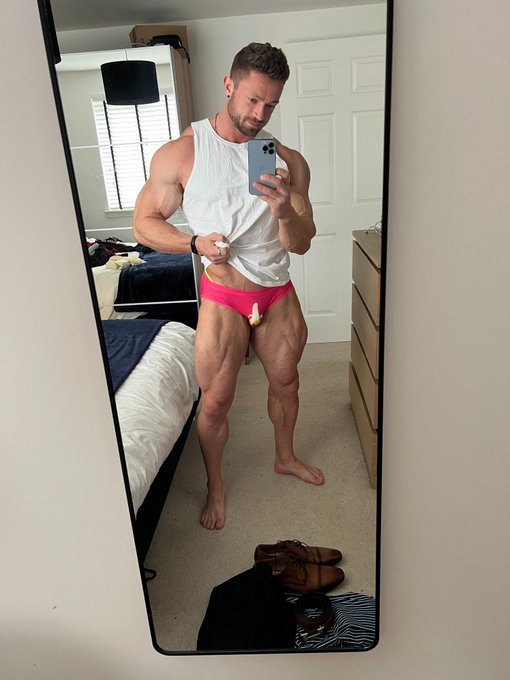 You know the deal by now, 50 retweets and the shirt comes off! 👀 https://t.co/KpX2o2PP8c