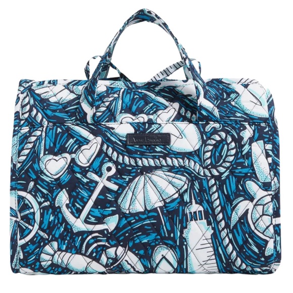 ShernTrude's tweet photo. So good I had to share! Check out all the items I'm loving on @Poshmarkapp from @healfromwithin #poshmark #fashion #style #shopmycloset #verabradley #karis #pacsun: https://t.co/asvmtuHaOj https://t.co/c4T4pGddPt