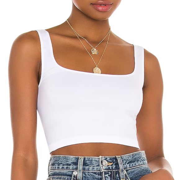 So good I had to share! Check out all the items I'm loving on <a href="/Poshmarkapp/">Poshmark</a> #poshmark #fashion #style #shopmycloset #callaway #bananarepublic #freepeople: posh.mk/JuGl5kLbmBb