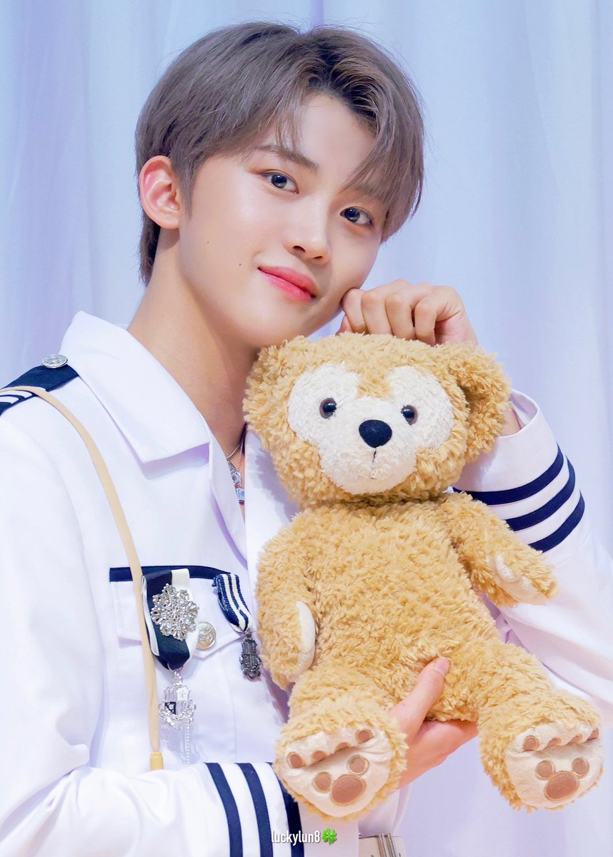 230714 위드뮤 대면 팬싸 HD

곰돌이🧸

#루네이트 #도현 #LUN8 #DOHYUN