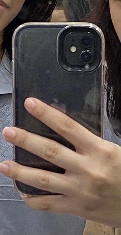 piayeeyayo's tweet image. hello! i lost my phone last july 7, sa takas in pop. its a black iphone 11 with a clear case and this red wallpaper. if you have any relevant info, please dm me. thank you!