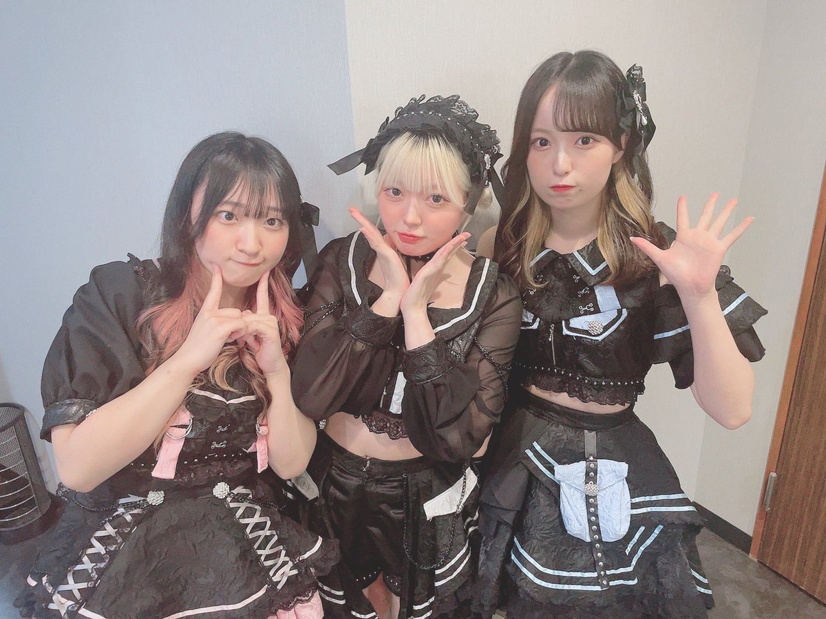 PALADE_events's tweet photo. 7/15(土)
舞踏会extra!!Circuit!
代アニLIVEステーション
【3組目】
No.69(@number_rock)さんです!
当日券あり
当日:最前¥6,000 / 一般¥4,000(各+1D)
新宿planet planetにてリストバンド交換可✍️
#NO69 https://t.co/ePxOHrsMbn