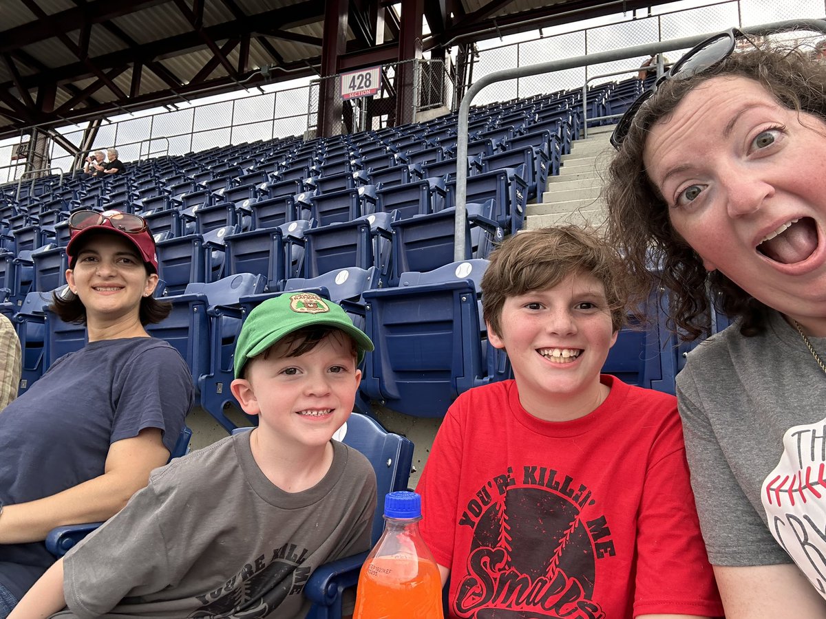 Genna Cajio tweet media