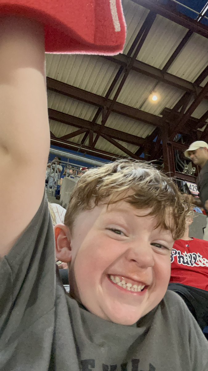 Genna Cajio tweet media