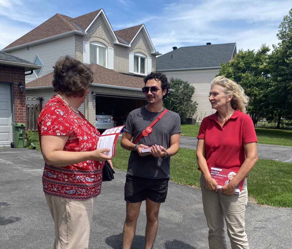 _JordanVecchio's tweet image. It’s been such a good week here in #KanataCarleton with @karenmccrimmon! 

#onpoli #GoKnockDoors