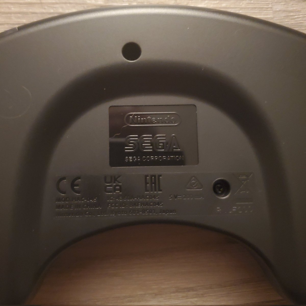 MouraBros's tweet photo. Day 14
Sega Genesis controller
A competitor from the 90s having their licensed controller on a Nintendo console!
#summerofnso #Nintendo #nintendoswitchonlineplusexpansionpass #nso #funtasticfriday #Sega #segagenesis #genesiscontroller #3buttoncontroller https://t.co/KvTvtEIOdw
