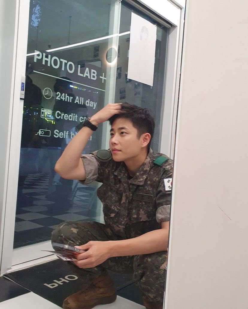 ASTROThailand's tweet photo. [📸] Instagram : mj_7.7.7

สิบเอกครับ^^
 
#아스트로 #ASTRO #엠제이 #MJ #เอ็มเจ @offclASTRO https://t.co/d2W4FqLVyf