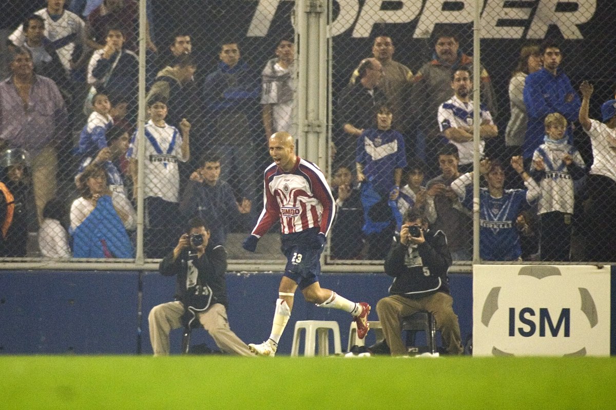 Chivas's tweet photo. Miren, yo sólo soy el CM  y no sé absolutamente nada respecto al tema, pero mal haría si no aprovecho el momento y publico estas 📸 https://t.co/TYOaVhgxj6