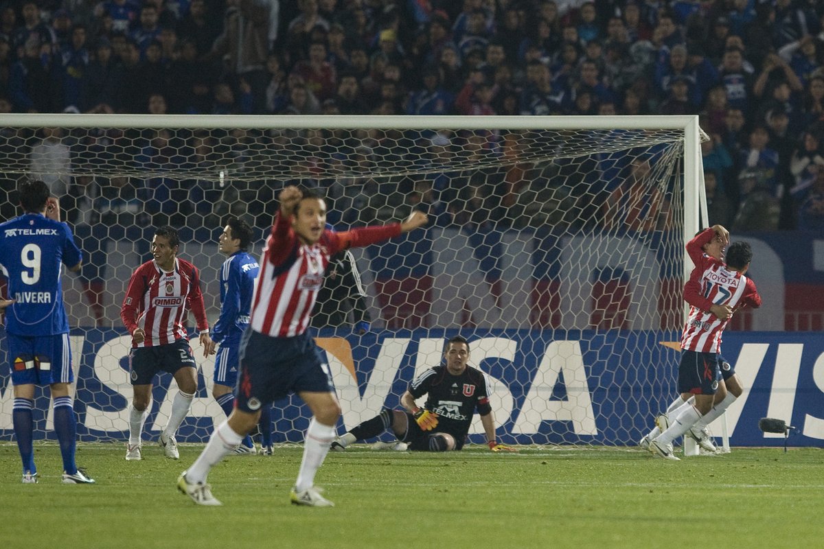 Chivas's tweet photo. Miren, yo sólo soy el CM  y no sé absolutamente nada respecto al tema, pero mal haría si no aprovecho el momento y publico estas 📸 https://t.co/TYOaVhgxj6