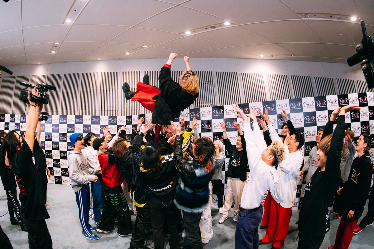 dunk_dance's tweet photo. ◤
　　D.U.N.K. YouTube 全10話
　ご視聴ありがとうございました！
　　　　　　　　　　　　　　　　◢

D.U.N.K.プロジェクトはこの先も続きますので
どうぞお楽しみに！

SKY-HIが狙う次の展開とは───

To be continued. https://t.co/ice8MM48ZR