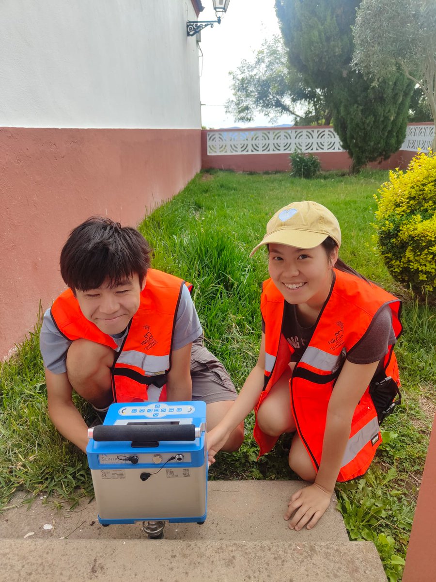 involcan's tweet photo. 🇺🇸 Audrey Yin (Univ. #Virgina), 🇮🇹 Silvia Beretta (Univ. #Bologna) and 🇺🇸 Kevin Fan (Univ. #Maryland), all enrolled in the #2023INVOLCANSummerScienceTrainingProgram, performing geophysical monitoring activities (gravity measurements) for the volcanic surveillance of #Tenerife https://t.co/BQFpXzGuPN
