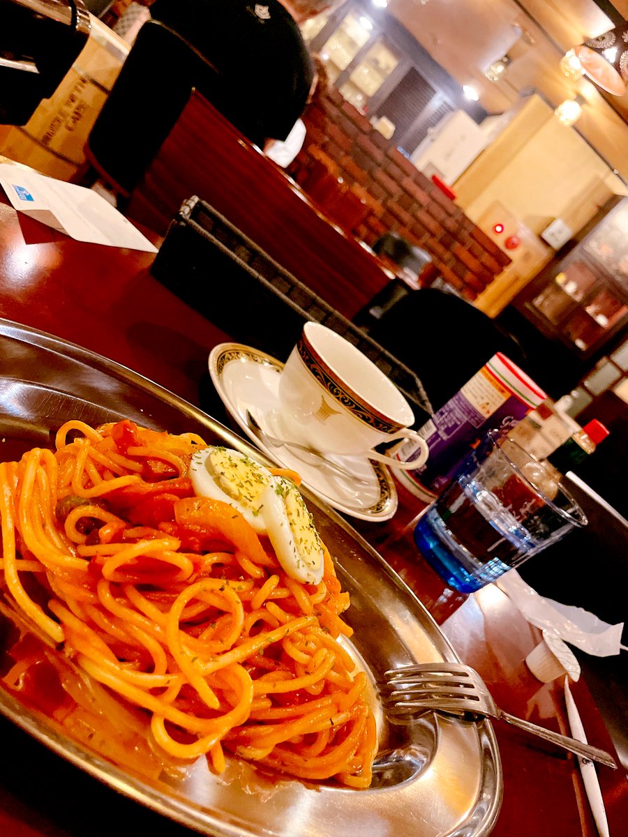 kanichan_trp's tweet photo. 雰囲気が良くてたまーにくるお店。
オススメはナポリタン。
#vinecafe https://t.co/OFzYRsypJ6