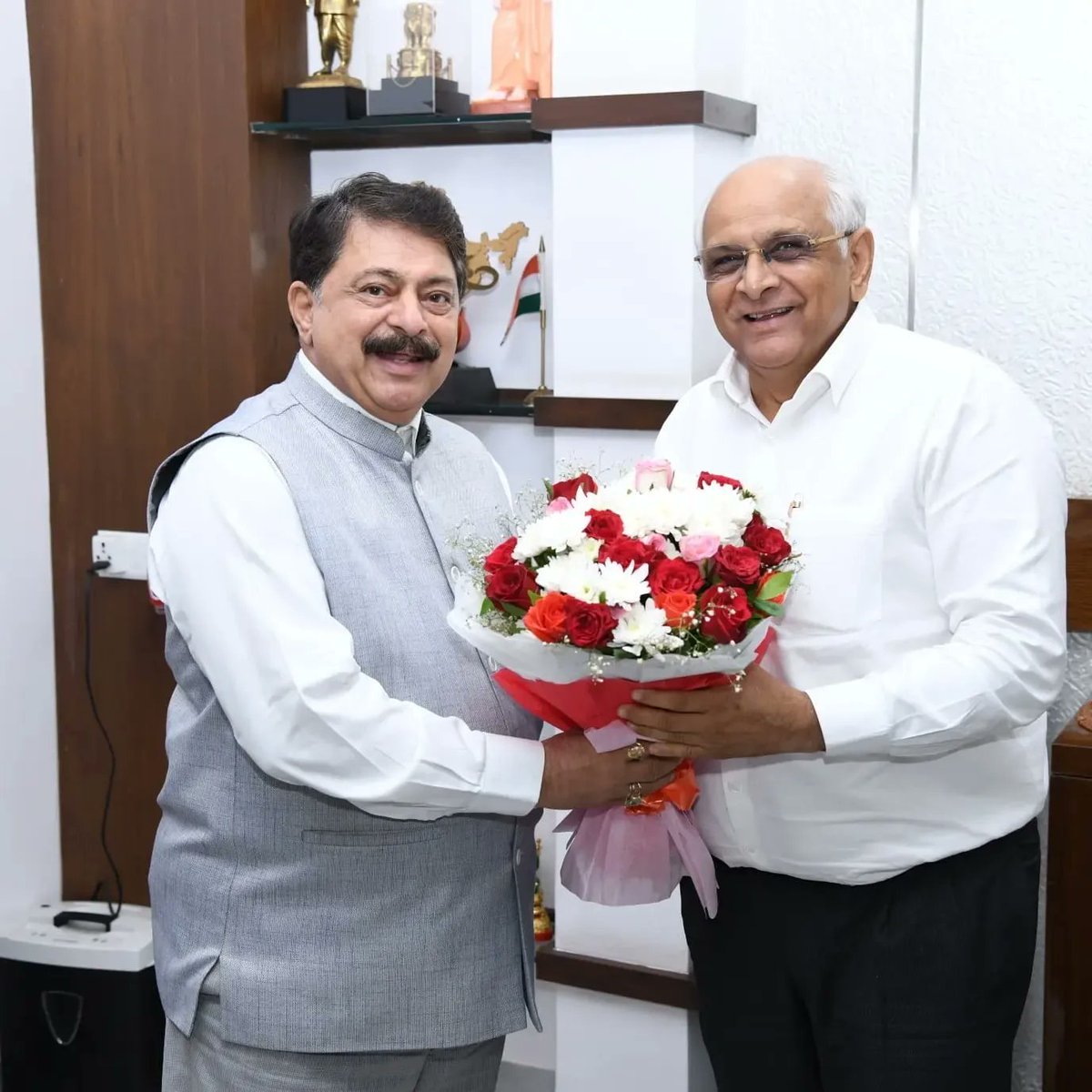 Rajendra Trivedi (Modi Ka Parivar) (@trajendrabjp) on Twitter photo || जीवेत शरदः शतम् ||
સરળ વ્યક્તિત્વ ધરાવતા ગુજરાત રાજ્યના મૃદુ અને મક્કમ મુખ્યમંત્રી શ્રી ભૂપેન્દ્રભાઈ પટેલજી ને જન્મદિવસની ખૂબ ખૂબ શુભેચ્છાઓ.
<a href="/Bhupendrapbjp/">Bhupendra Patel</a> || जीवेत शरदः शतम् ||
સરળ વ્યક્તિત્વ ધરાવતા ગુજરાત રાજ્યના મૃદુ અને મક્કમ મુખ્યમંત્રી શ્રી ભૂપેન્દ્રભાઈ પટેલજી ને જન્મદિવસની ખૂબ ખૂબ શુભેચ્છાઓ.
<a href="/Bhupendrapbjp/">Bhupendra Patel</a>